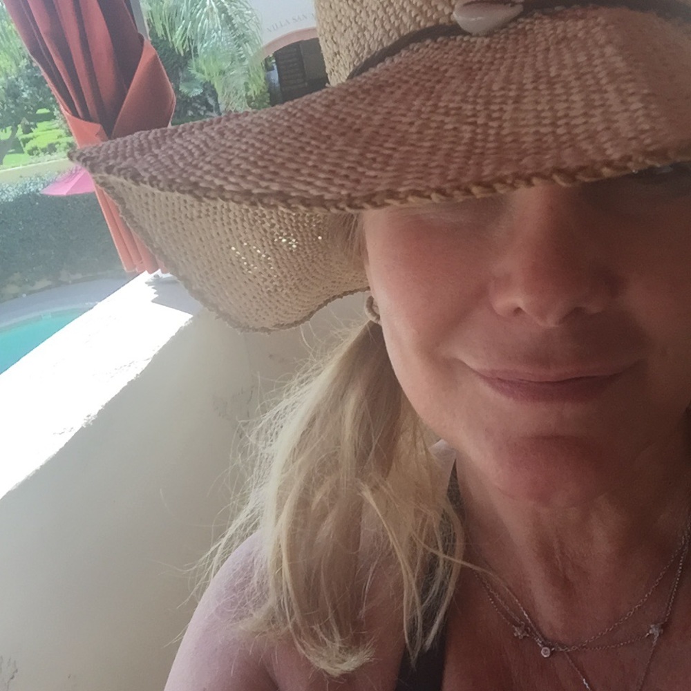 Meet your Posher, Sharon